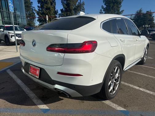 2022 BMW X4 xDrive30i