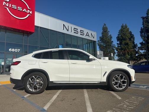 2022 BMW X4 xDrive30i