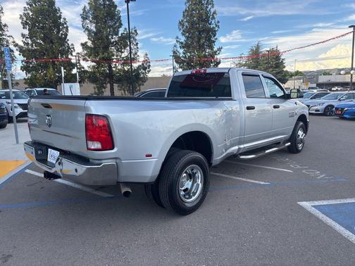 Bright Silver Metallic Clearcoat 2015 RAM 3500 Tradesman