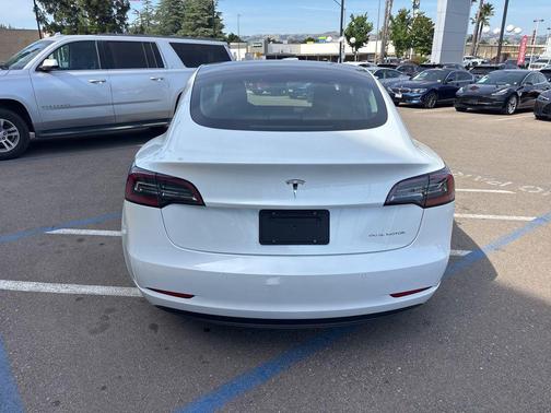 Pearl White Multi-Coat 2019 Tesla Model 3 Long Range