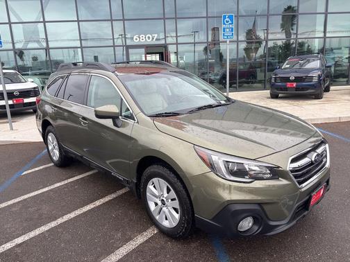 Wilderness Green Metallic 2018 Subaru Outback 2.5i Premium