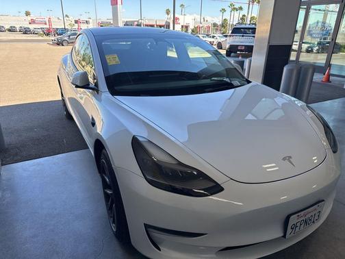 Pearl White Multi-Coat 2023 Tesla Model 3 Standard Range