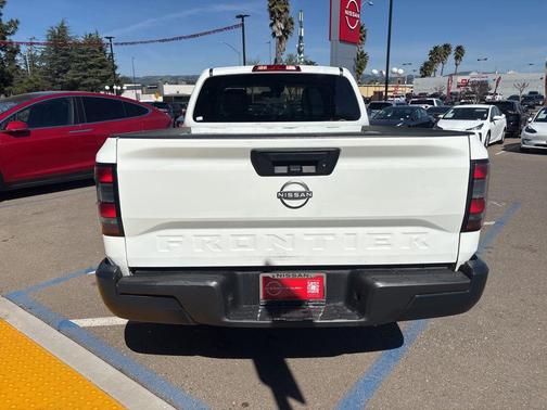 2023 Nissan Frontier S