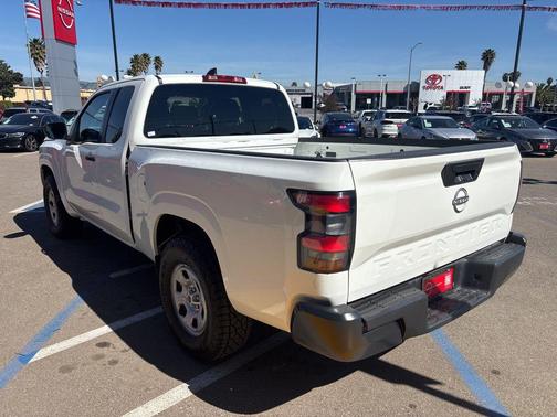 2023 Nissan Frontier S