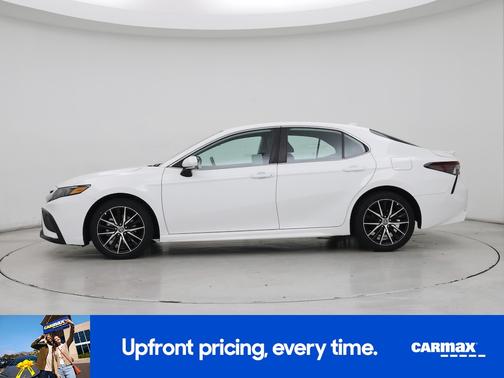 White 2021 Toyota Camry SE