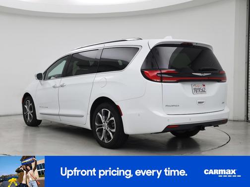 White 2022 Chrysler Pacifica Pinnacle