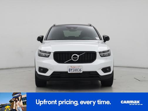White 2022 Volvo XC40 T5 R-Design