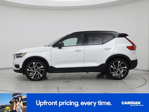 White 2022 Volvo XC40 T5 R-Design
