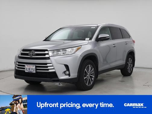 Silver 2019 Toyota Highlander XLE