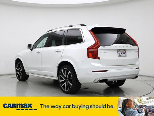 2018 Volvo XC90 T6 Momentum