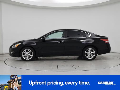 Black 2015 Nissan Altima SV