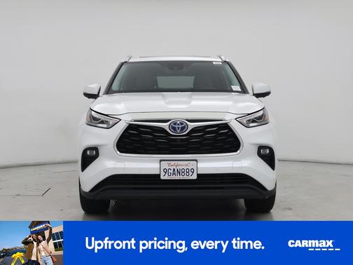White 2023 Toyota Highlander Hybrid Limited