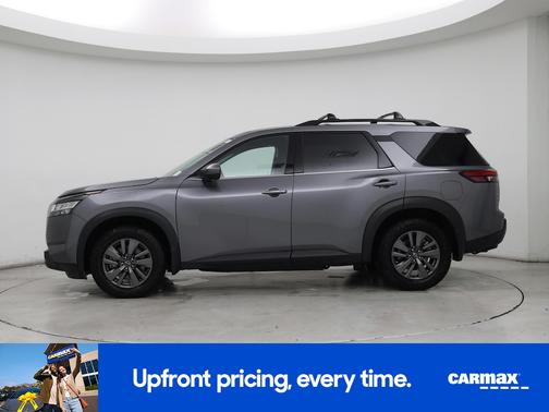 2022 Nissan Pathfinder SV