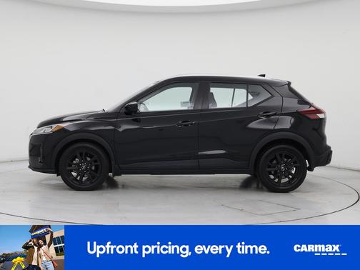 Black 2023 Nissan Kicks SV