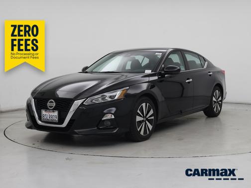 Black 2019 Nissan Altima SV