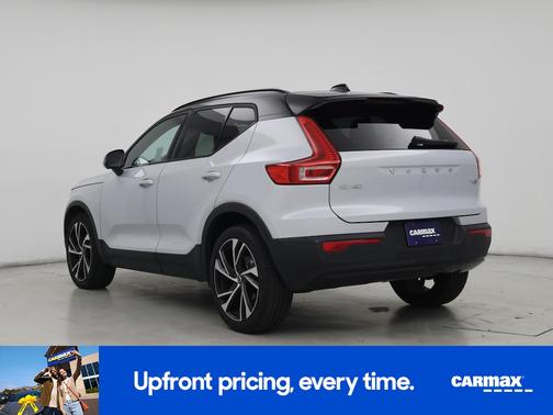 2022 Volvo XC40 T5 R-Design