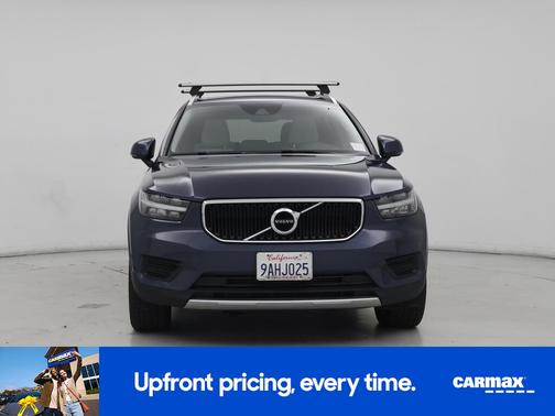 2022 Volvo XC40 T5 Momentum
