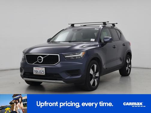 2022 Volvo XC40 T5 Momentum