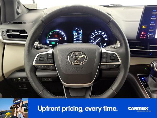 Red 2022 Toyota Sienna XLE