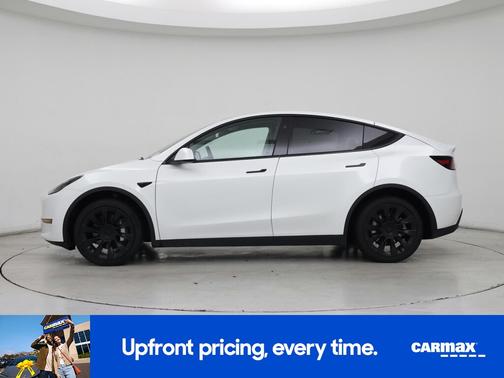 White 2024 Tesla Model Y Long Range