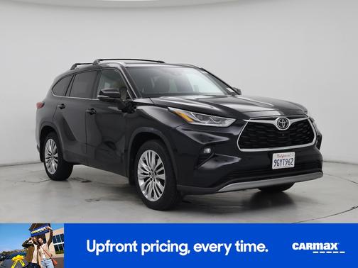 Black 2023 Toyota Highlander Platinum