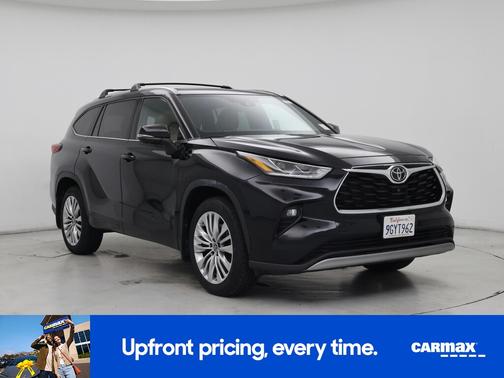 Black 2023 Toyota Highlander Platinum