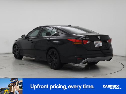Black 2022 Nissan Altima SR