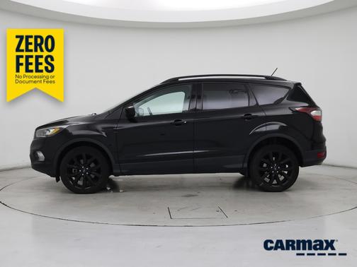 Black 2018 Ford Escape SE