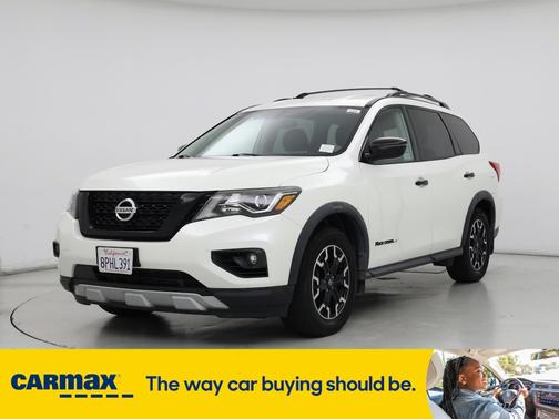 2020 Nissan Pathfinder SV