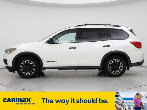 2020 Nissan Pathfinder SV