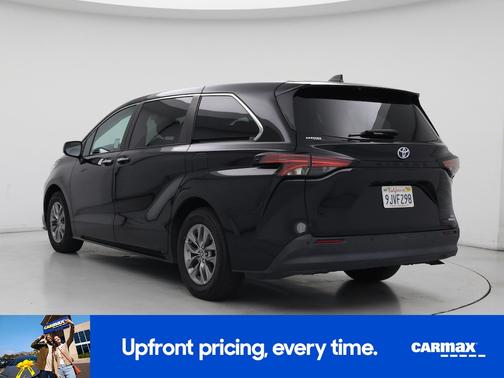 2022 Toyota Sienna XLE