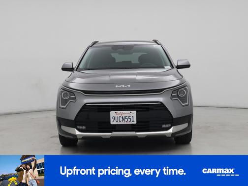 Gray 2025 Kia Niro SX