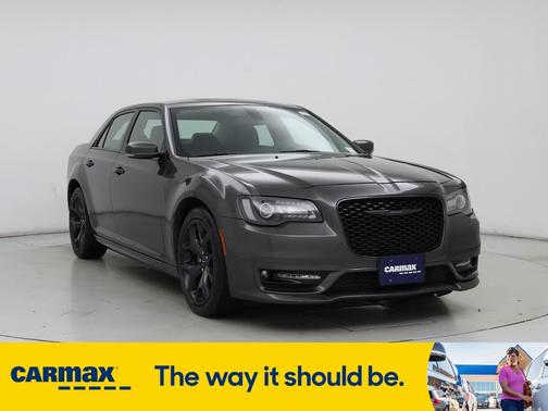 2022 Chrysler 300 Touring L