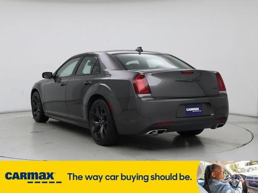 2022 Chrysler 300 Touring L