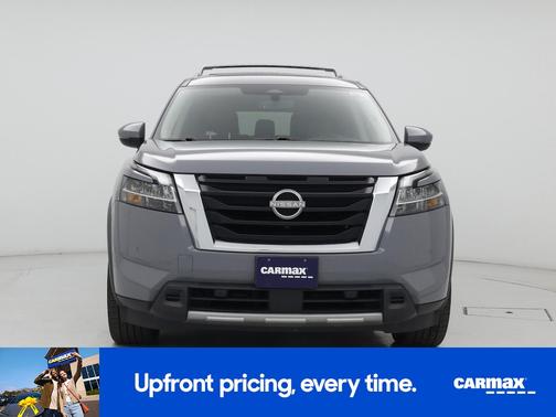 Gray 2023 Nissan Pathfinder Platinum