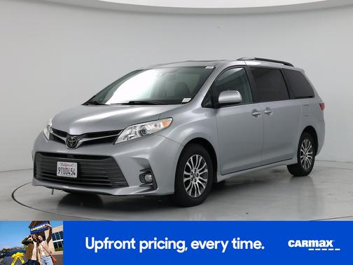 2020 Toyota Sienna XLE