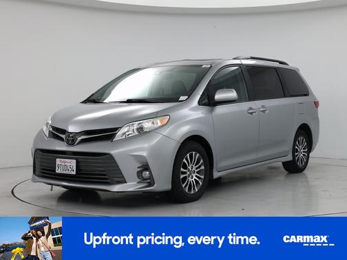 2020 Toyota Sienna XLE
