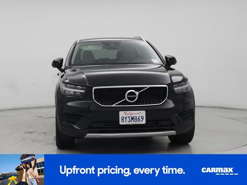 Black 2020 Volvo XC40 T5 Momentum