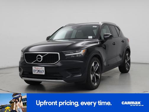 Black 2020 Volvo XC40 T5 Momentum