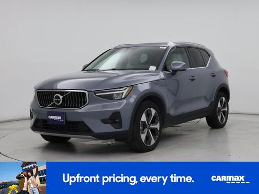 2023 Volvo XC40 B5 Plus Bright Theme