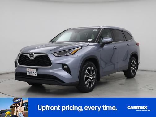 Blue 2022 Toyota Highlander XLE