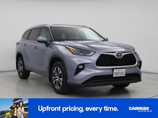 Blue 2022 Toyota Highlander XLE