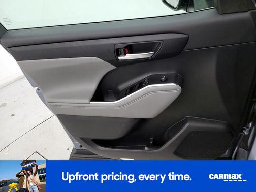 Blue 2022 Toyota Highlander XLE