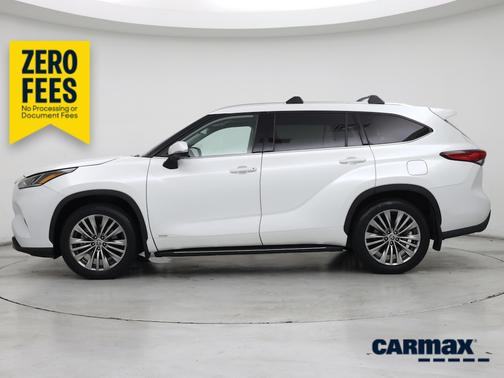 White 2022 Toyota Highlander Hybrid Platinum