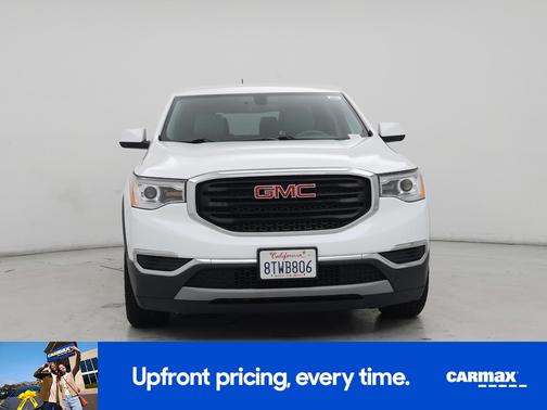 White 2017 GMC Acadia SLE