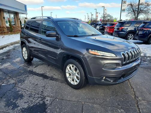 2016 Jeep Cherokee Sport