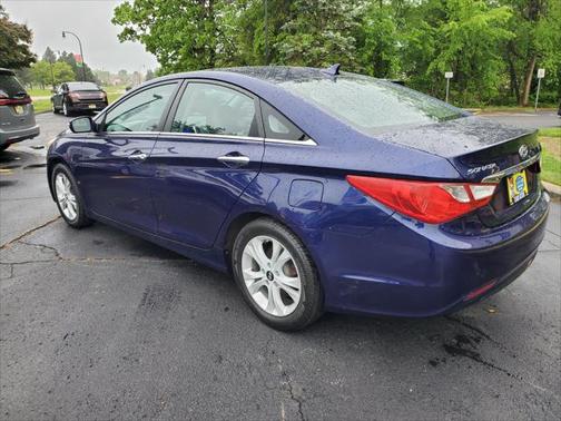 2011 Hyundai SONATA Limited
