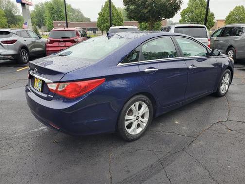 2011 Hyundai SONATA Limited