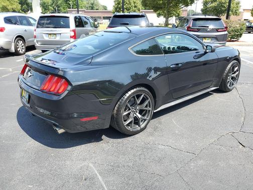 2017 Ford Mustang EcoBoost