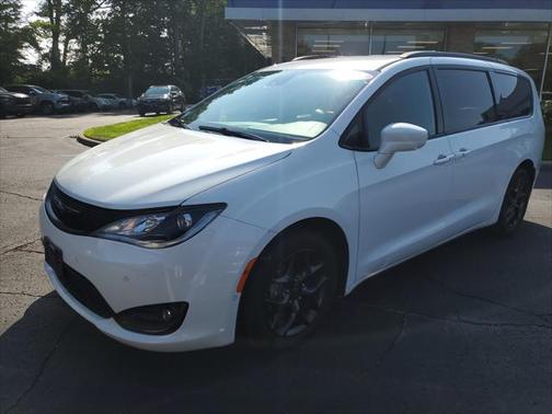 2018 Chrysler Pacifica Touring-L Plus